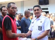 Warga Binaan Lapas Narkotika Karang Intan Sambut Antusias Pemberian Perlengkapan Kebersihan