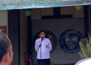 Lapas Narkotika Karang Intan Serahkan Satyalancana Karya Satya 20 Tahun Kepada Dua Pegawai