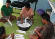 Empat Warga Binaan Lapas Banjarmasin Olah Tempe Jadi Keripik Lezat