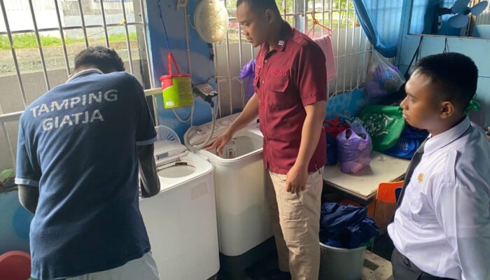 Lapas Kelas IIA Banjarmasin Kembangkan Keterampilan WBP Melalui Program Laundry