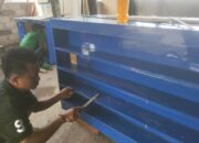 Program Pembinaan Kemandirian Lapas Kelas IIA Banjarmasin Fokus pada Produksi Meja Kasir dan Etalase