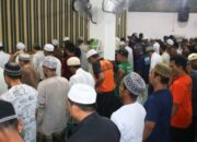 Muzani Tunjukkan Ketekunan Ibadah Dalam Salat Zuhur Berjamaah Di Lapas Kelas IIA Banjarmasin
