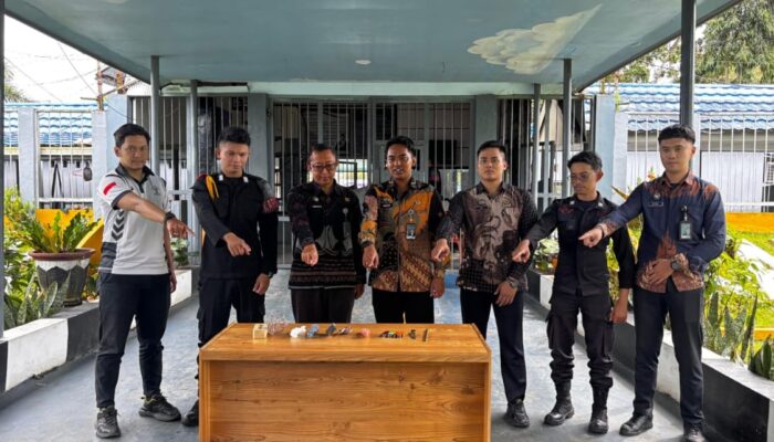 Cegah Gangguan Keamanan, Petugas Lapas Narkotika Karang Intan Sita Sajam Rakitan
