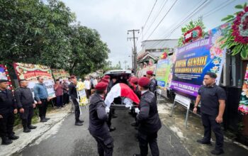 Suasana Haru Iringi Pelepasan Kasi Binadik Lapas Narkotika Karang Intan