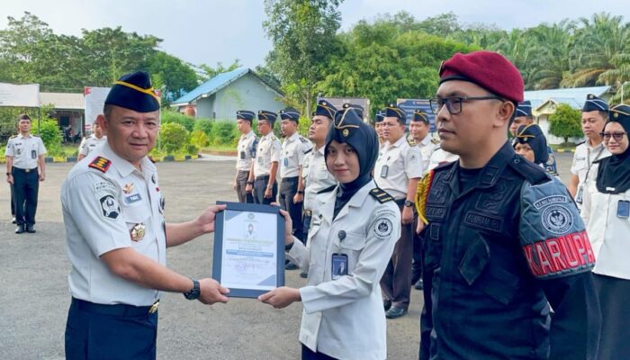 Lapas Narkotika Karang Intan Dorong Budaya Kerja Profesional melalui Penghargaan Pegawai