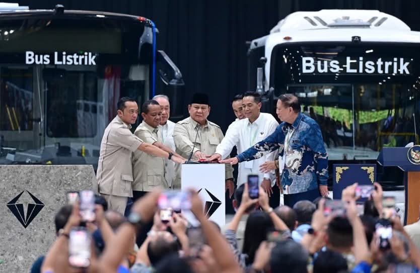 Presiden Prabowo Subianto meresmikan pabrik perakitan kendaraan komersial listrik PT. VKTR Sakti Industries di Kabupaten Magelang, Jawa Tengah