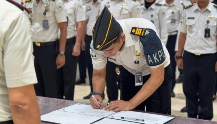 Perkuat Integritas, Kalapas Narkotika Karang Intan Laksanakan Ikrar Bersama Zero Halinar