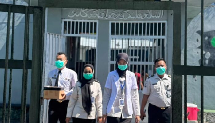 Lapas Narkotika Karang Intan Pastikan Kesehatan Warga Binaan Lewat Kontrol Keliling Klinik