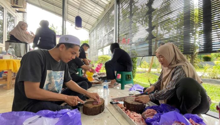 Lapas Narkotika Karang Intan Bangun Kebersamaan dan Kekeluargaan Lewat Masak Kurban Bersama