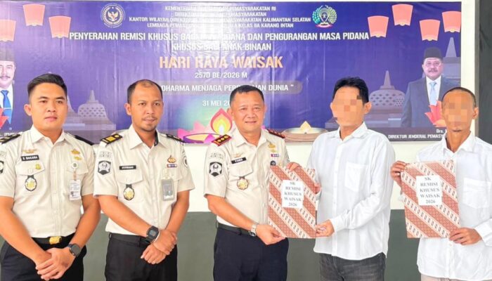 Penuhi Hak Warga Binaan, Kalapas Narkotika Karang Intan Berikan Remisi Khusus Waisak 2026
