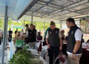 Kalapas Karang Intan Yugo Indra Wicaksi Dampingi Kepala BNNP Kalsel Cek Hasil Karya Narapidana