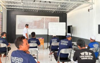 Lapas Narkotika Karang Intan Tingkatkan Literasi Warga Binaan melalui Kelas Pengentasan Buta Aksara