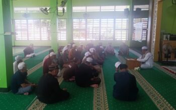 Lapas Narkotika Karang Intan Tingkatkan Keimanan Warga Binaan Lewat Kajian Kitab Syarah Kifayatul Ghulam