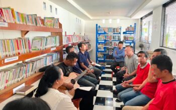 Lapas Narkotika Karang Intan Tingkatkan Pembinaan Kepribadian melalui Kebaktian Warga Binaan Umat Nasrani