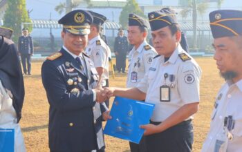 Lapas Narkotika Karang Intan Catat Penghargaan, Tujuh Petugas Terima Satyalancana Karya Satya XX
