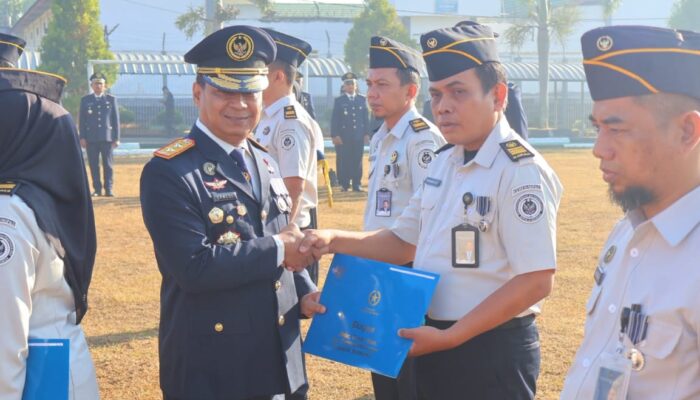 Lapas Narkotika Karang Intan Catat Penghargaan, Tujuh Petugas Terima Satyalancana Karya Satya XX