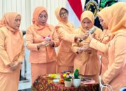 DWP Lapas Narkotika Karang Intan Dorong Kreativitas Lewat Tutorial Bunga dari Kawat Bulu