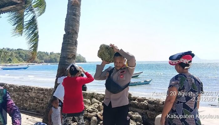 Dorong Pembangunan Desa, Bhabinkamtibmas Romnus Bersama Warga Perkuat Semangat Gotong Royong