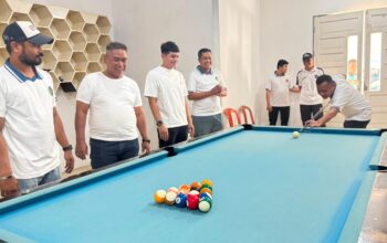 Semarak HUT ke-81 RI, Petugas Lapas Narkotika Karang Intan Unjuk Ketepatan dalam Lomba Biliar